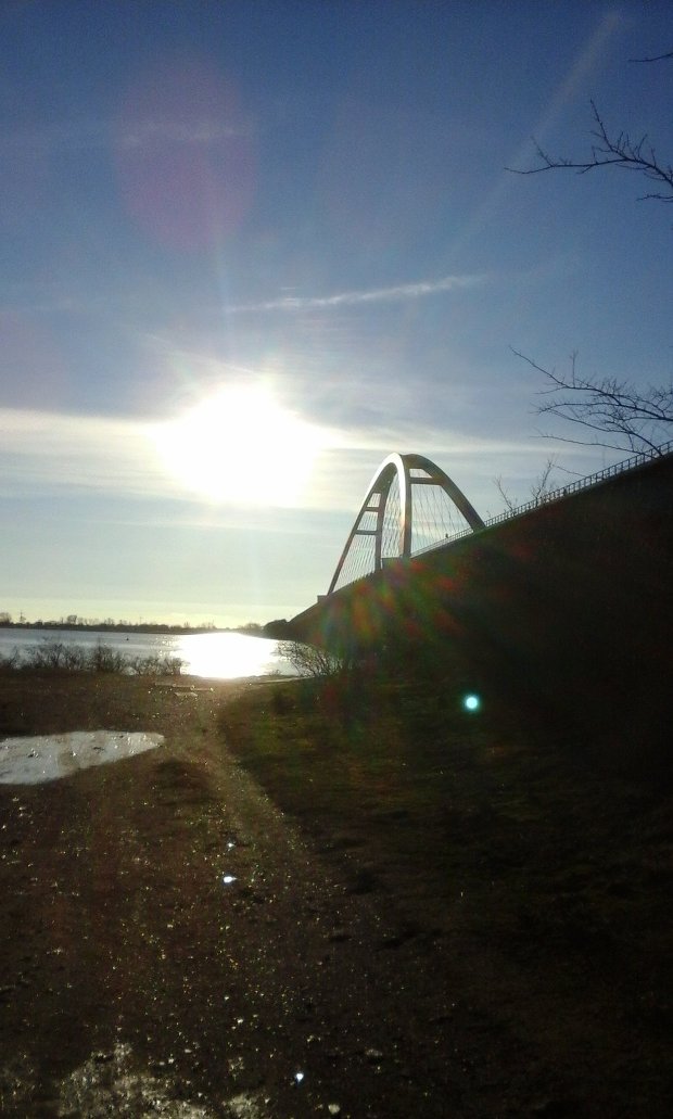 Fehmarnsundbrücke-in-der-Sonne